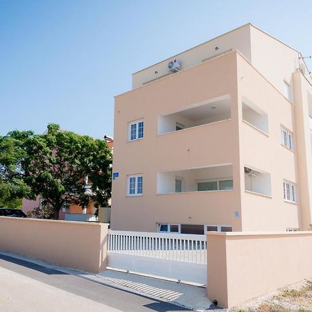 Apartments Sandrina فرسي المظهر الخارجي الصورة