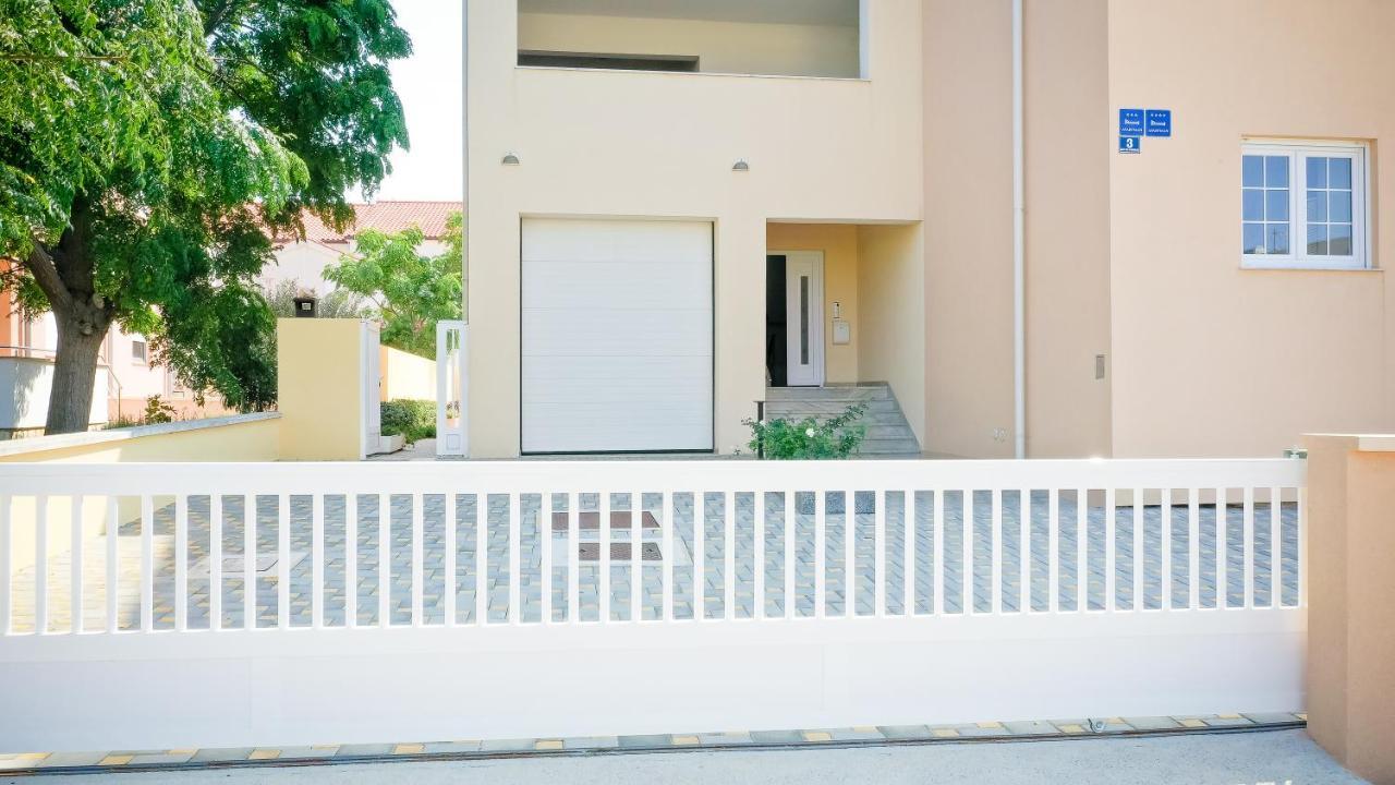 Apartments Sandrina فرسي المظهر الخارجي الصورة