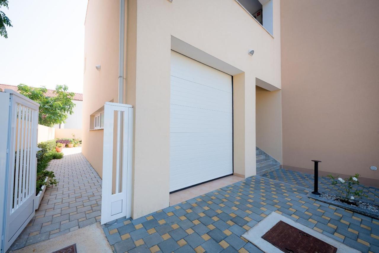 Apartments Sandrina فرسي المظهر الخارجي الصورة