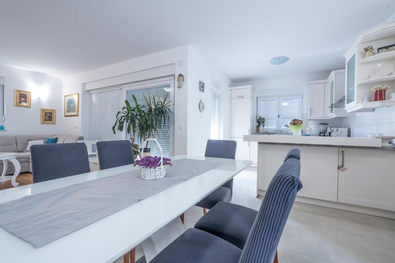 Apartments Sandrina فرسي المظهر الخارجي الصورة
