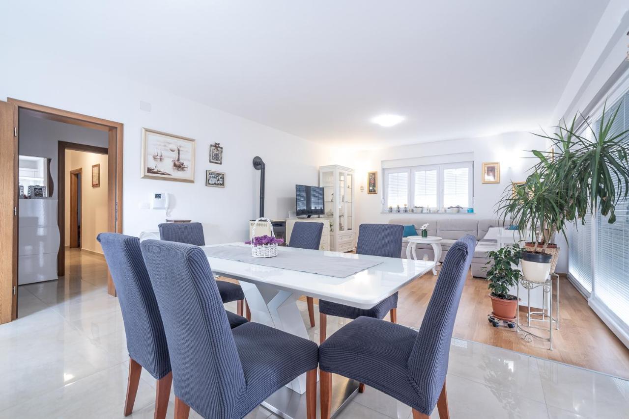 Apartments Sandrina فرسي المظهر الخارجي الصورة