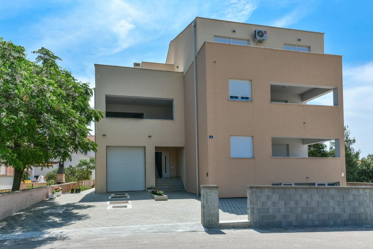 Apartments Sandrina فرسي المظهر الخارجي الصورة