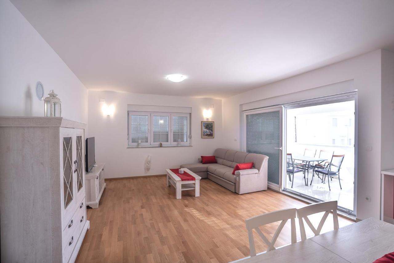 Apartments Sandrina فرسي المظهر الخارجي الصورة