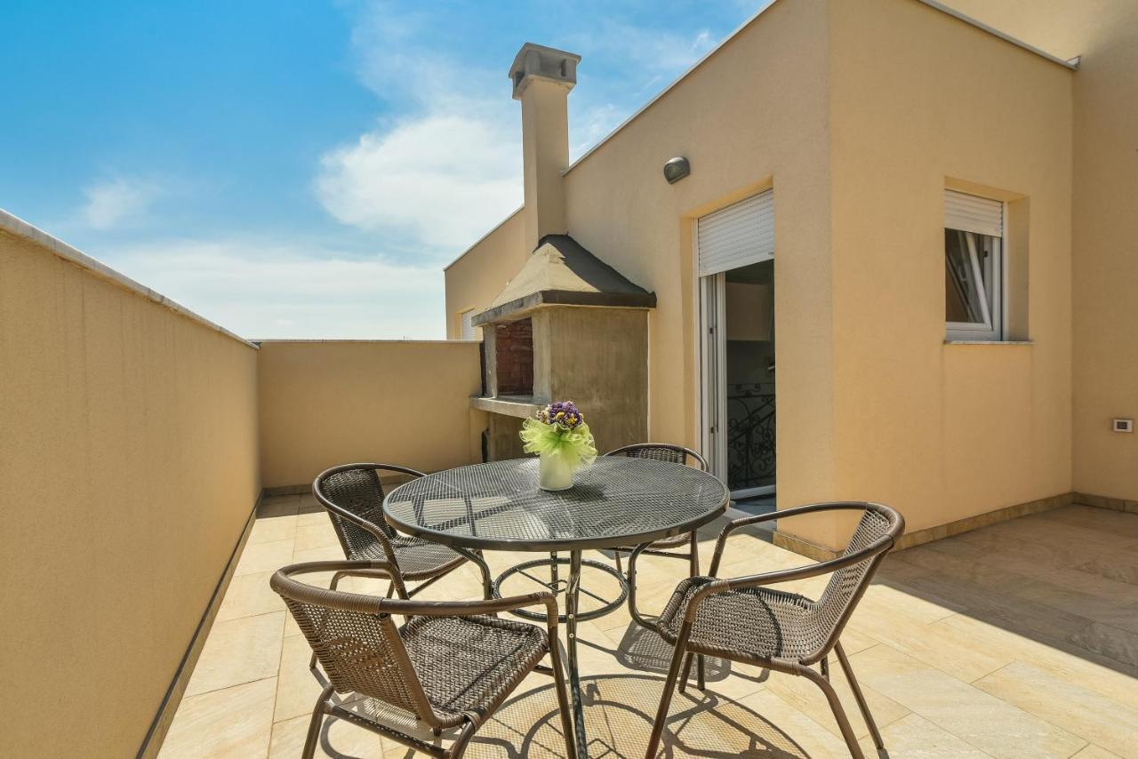 Apartments Sandrina فرسي المظهر الخارجي الصورة