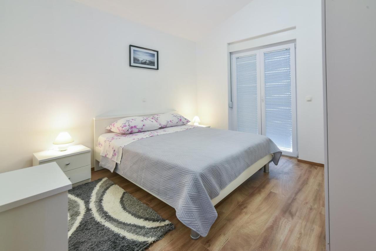 Apartments Sandrina فرسي المظهر الخارجي الصورة